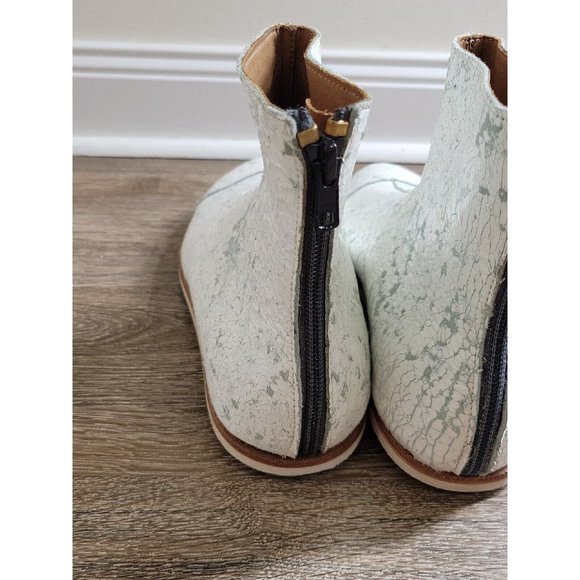 CLIFF DWELLER by CYDWOQ White Crackled Leather Boots Women's 37.5 / 7.5 - Picture 9 of 14